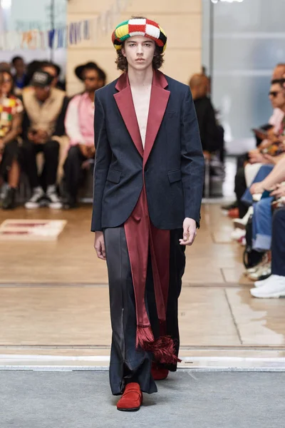 Look 27